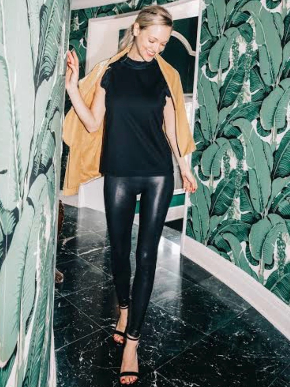 Spanx faux leather leggings L excellent condition